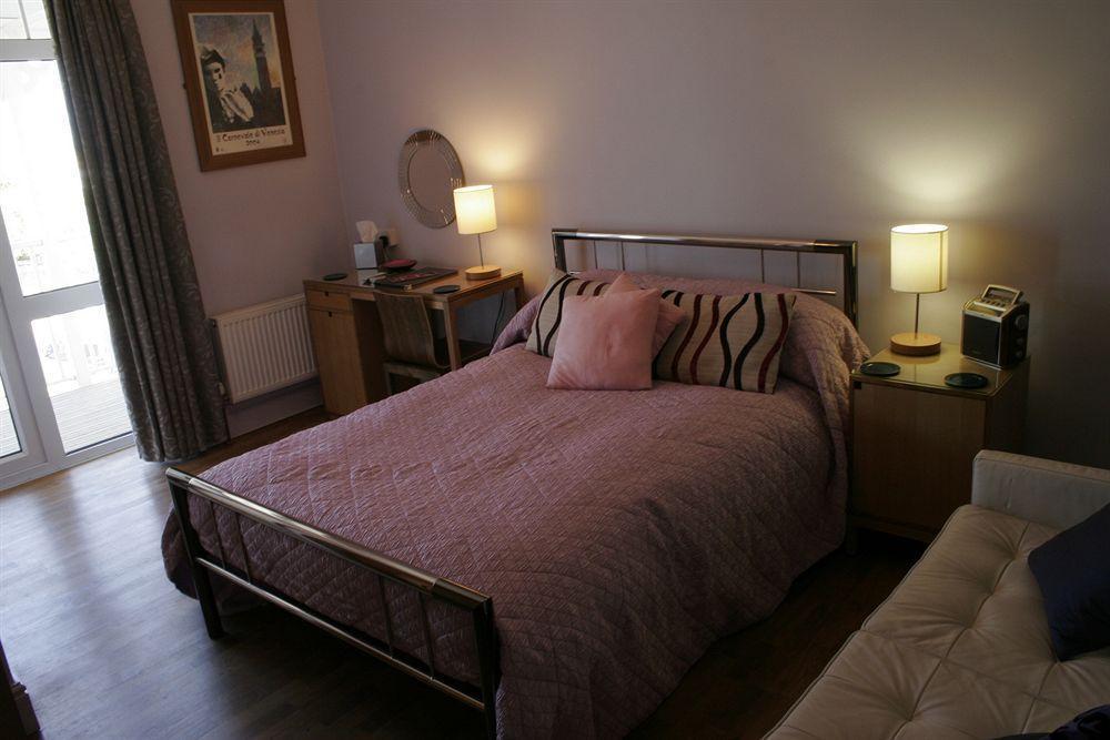 Primrose House 3*